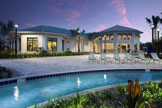 3111 Paradox Cir in Kissimmee, FL - Foto de edificio - Building Photo