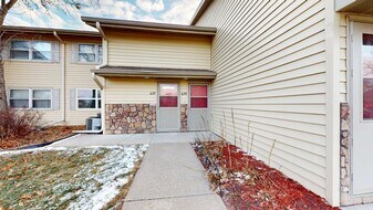 1057 NW Greenwood St in Ankeny, IA - Building Photo