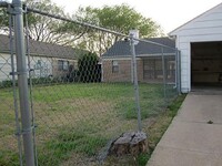 2506 Meadow Ln in Garland, TX - Building Photo - Building Photo