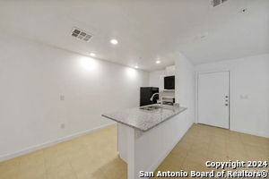 903 Canterbury in San Antonio, TX - Building Photo - Building Photo