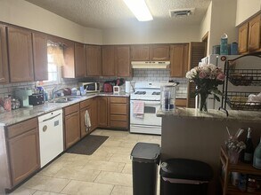 3811 38th St in Lubbock, TX - Building Photo - Building Photo