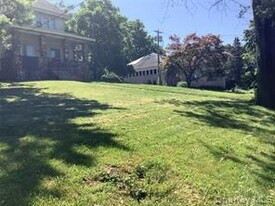 326 N Main St in Monroe, NY - Building Photo