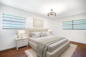 927 NE 199th St in North Miami Beach, FL - Building Photo - Building Photo