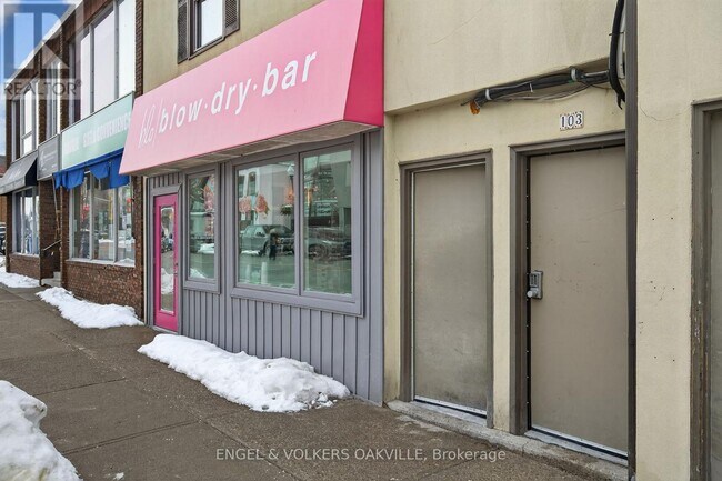 103 Thomas St in Oakville, ON - Building Photo - Building Photo