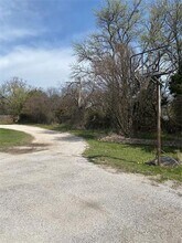 404 McSmith Ct in Granbury, TX - Building Photo - Building Photo