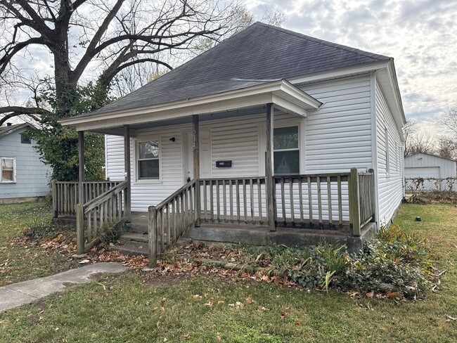 property at 2214 W Phelps St