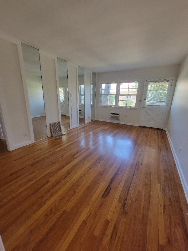 13634 Leadwell St in Los Angeles, CA - Building Photo - Building Photo