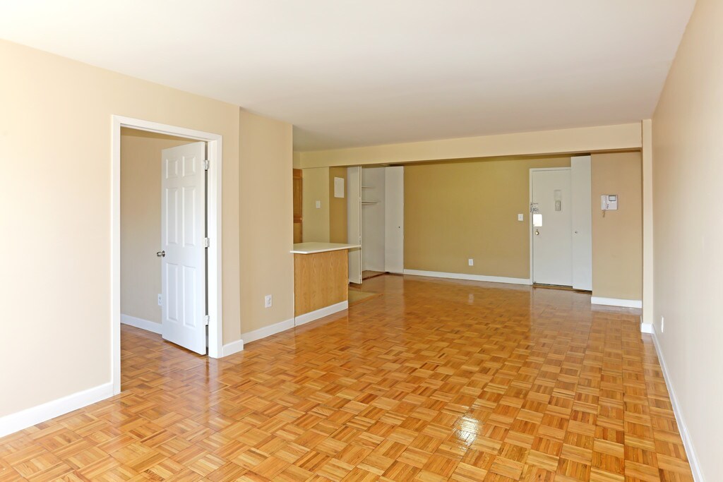 Douglaston Squire Apartments Douglaston, NY Apartments For Rent