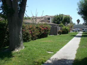 7576 23rd St, Unit C in Westminster, CA - Foto de edificio - Building Photo