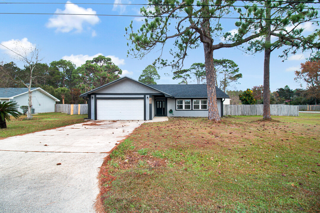 6872 Flintwood St in Navarre, FL - Building Photo