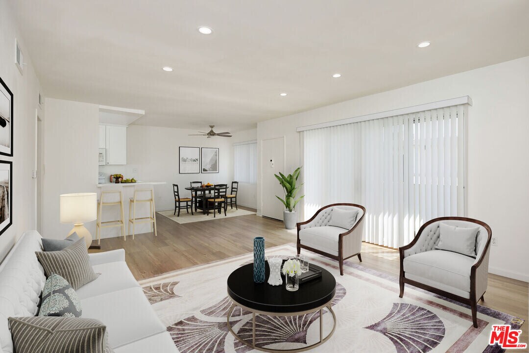 12801 Moorpark St in Los Angeles, CA - Building Photo