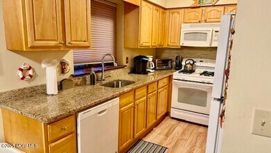 210 Sumner Ave in Seaside Heights, NJ - Building Photo - Building Photo