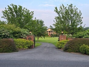 1495 Merrimans Ln in Winchester, VA - Building Photo - Building Photo