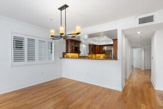 1246 Armacost Ave, Unit #301 in Los Angeles, CA - Building Photo - Building Photo