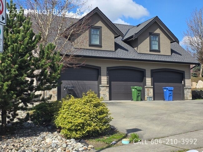 2375 Merlot Blvd in Abbotsford, BC - Building Photo - Building Photo