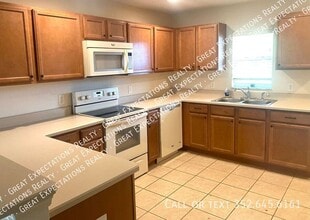 6761 SE 105th Pl in Belleview, FL - Building Photo - Building Photo