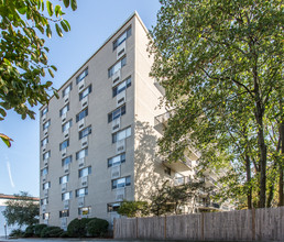 101 Monmouth St Apartments in Brookline, MA - Foto de edificio - Building Photo