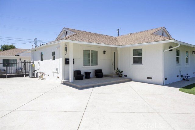 15256 Clymer St in Los Angeles, CA - Building Photo - Building Photo