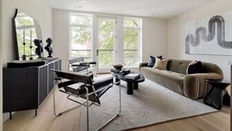 20 Kinmonth Rd in Newton, MA - Building Photo