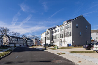 Parkers Mill Townhomes in Mount Holly, NJ - Building Photo - Building Photo