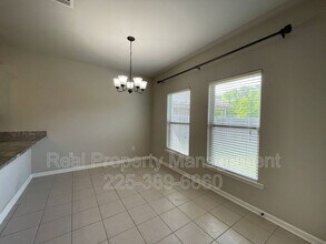 23149 Arcwood Dr in Denham Springs, LA - Building Photo - Building Photo