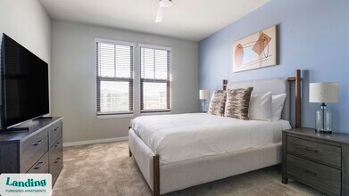 6850 Foxtail Palm Wy, Unit 2416 in Bradenton, FL - Foto de edificio - Building Photo