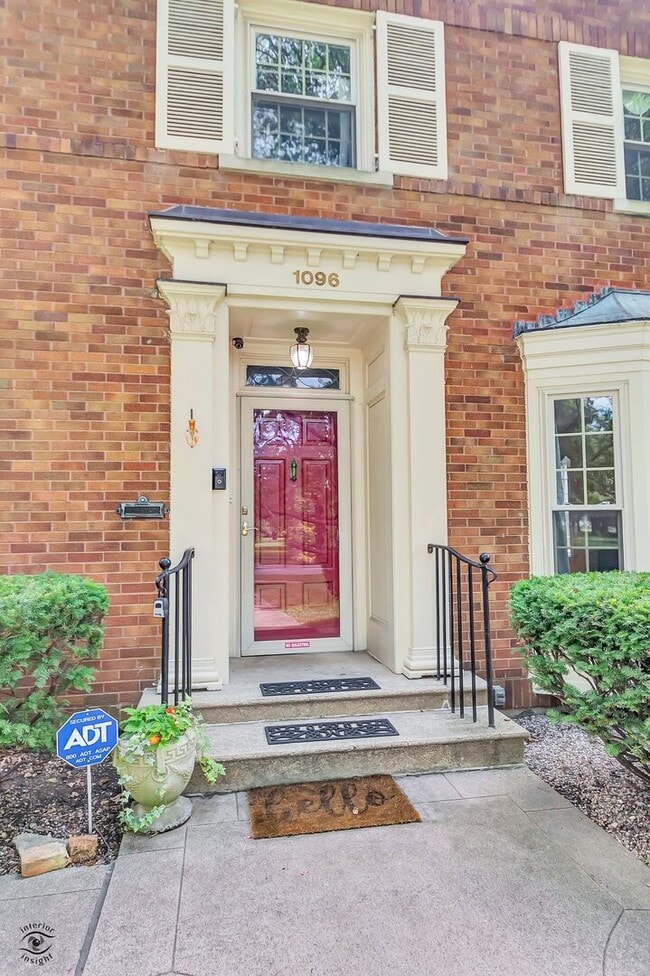 1096 S Wildwood Ave in Kankakee, IL - Building Photo - Building Photo
