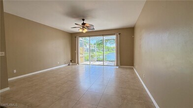 8431 Village Edge Cir in Ft. Myers, FL - Building Photo - Building Photo
