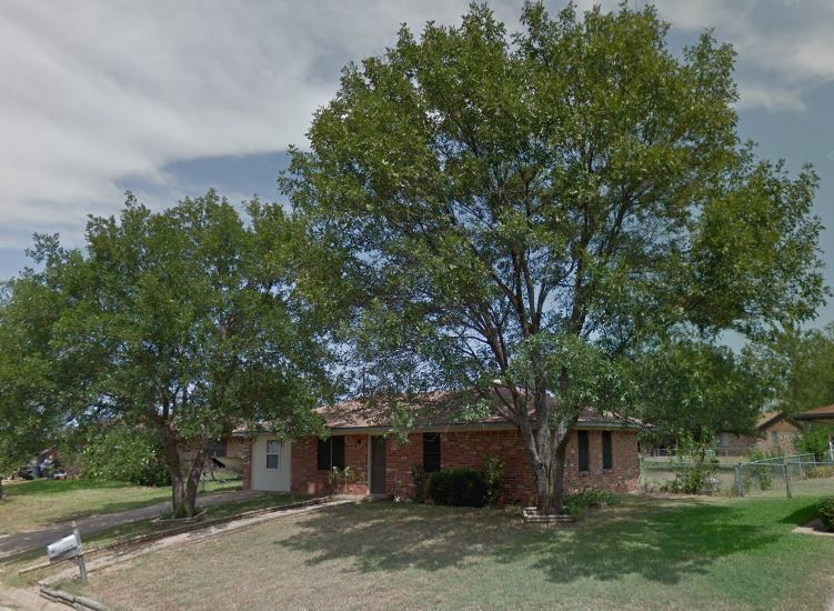 213 Southside Dr in Sanger, TX - Building Photo
