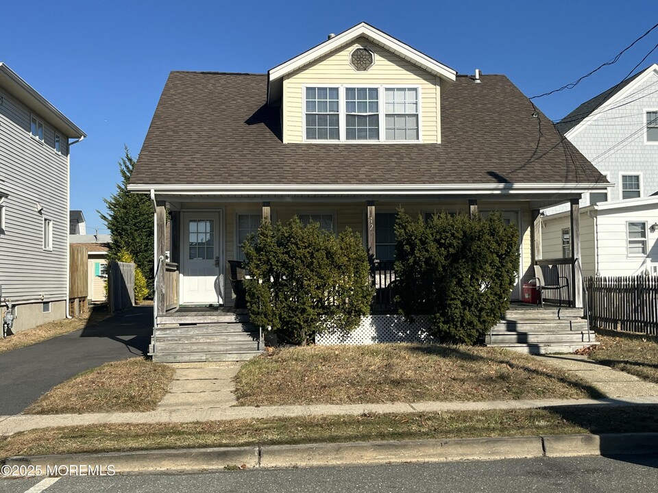 112a 18th Ave in Belmar, NJ - Building Photo