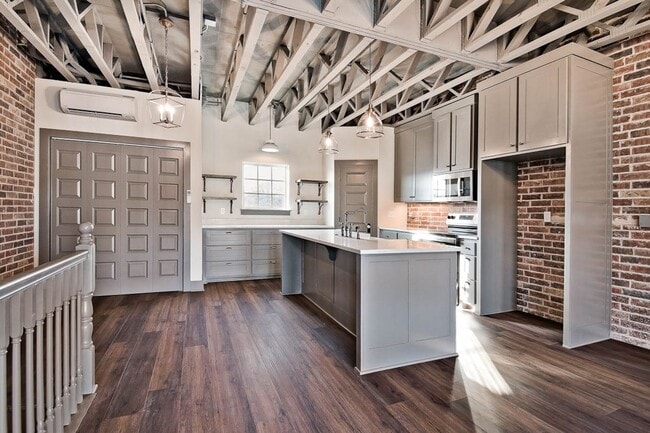 195 N Chicago Wy in Fayetteville, AR - Building Photo - Building Photo