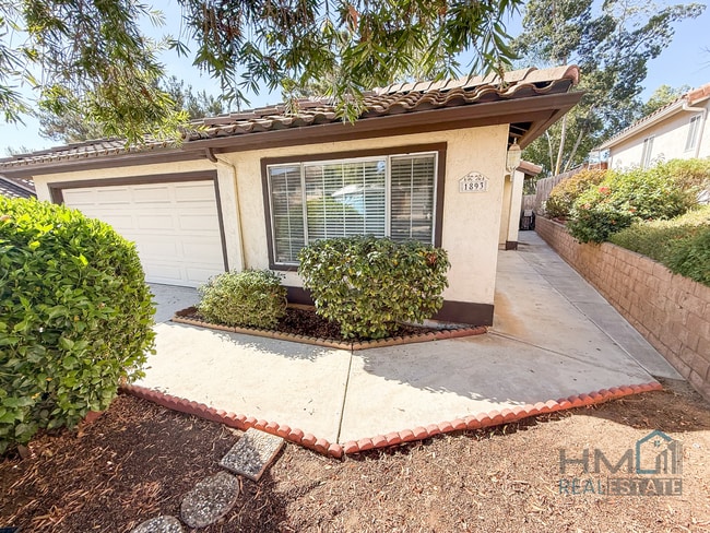 1893 Loreto Glen in Escondido, CA - Building Photo - Building Photo