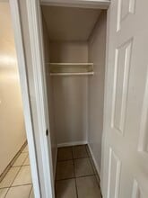 304 Clyde St, Unit Clyde Unit C in Bakersfield, CA - Building Photo - Building Photo