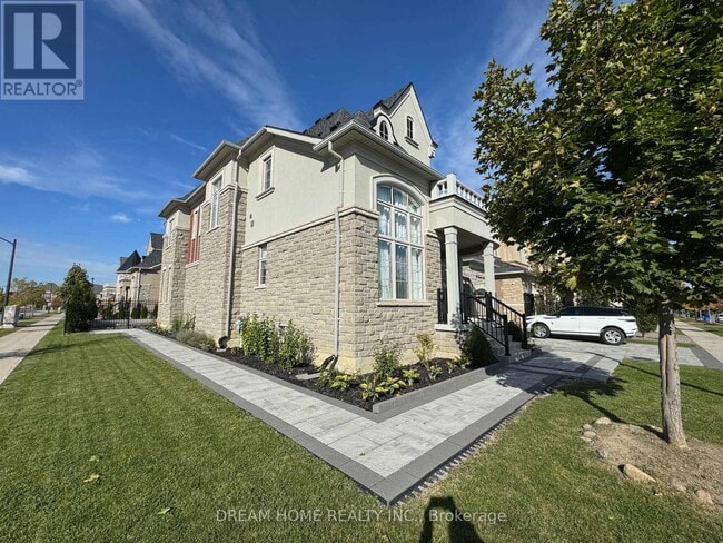 28 Larkin Ave in King, ON - Building Photo - Building Photo
