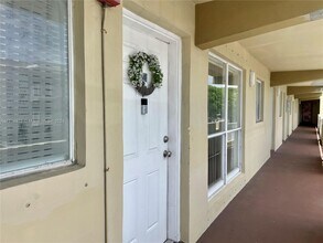 7713 SW 88th St-Unit -A205 in Miami, FL - Building Photo - Building Photo