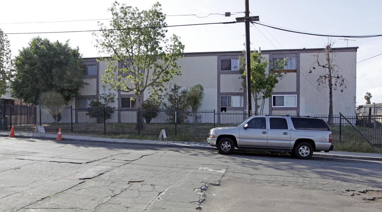244 50th St in San Diego, CA - Foto de edificio