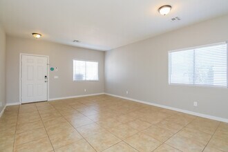 6529 W Pioneer St in Phoenix, AZ - Building Photo - Building Photo