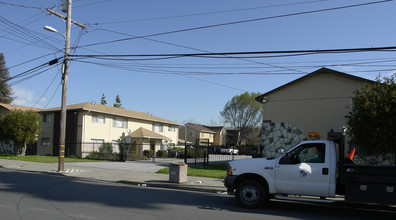 27934-27958 Manon Ave in Hayward, CA - Building Photo - Building Photo