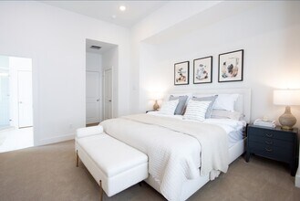 1570 W Tidwell Rd in Houston, TX - Building Photo - Building Photo