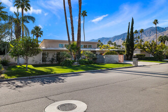 2055 E Desert Palms Dr-Unit -ID1022812P in Palm Springs, CA - Foto de edificio - Building Photo