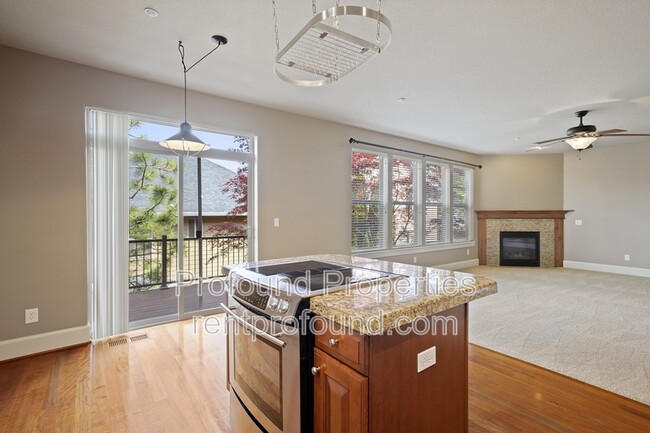 11317 NW Odeon Ln in Portland, OR - Building Photo - Building Photo