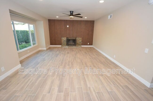729 Mardigras Ct in Camarillo, CA - Building Photo - Building Photo