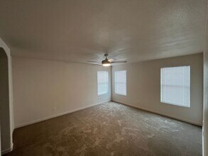 6646 Black Oil Dr in Las Vegas, NV - Building Photo - Building Photo
