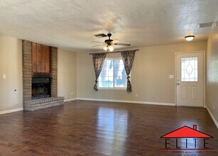 1103 N Mono Ct in Ridgecrest, CA - Building Photo - Building Photo