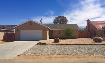 21130 72nd St in California City, CA - Building Photo