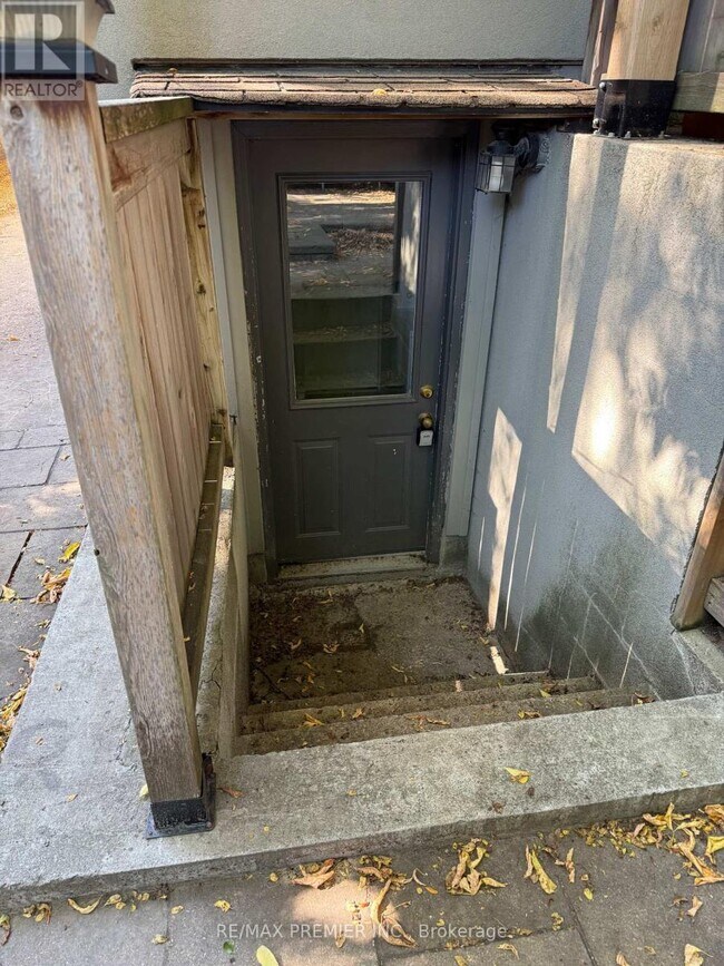 551 St Clarens Ave in Toronto, ON - Building Photo - Building Photo