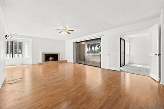 376 Center St, Unit Apt 207 in Chula Vista, CA - Building Photo - Building Photo