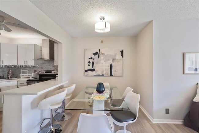 313 Knotty Pine Cir, Unit A-2 in Greenacres, FL - Foto de edificio - Building Photo