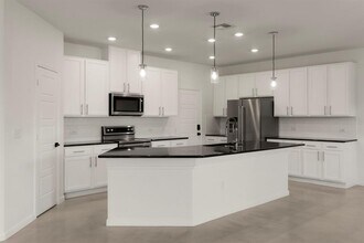 7400 Lowery Xing in Austin, TX - Building Photo - Building Photo