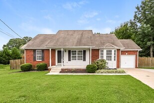 715 Whispering Breeze in Mount Juliet, TN - Building Photo